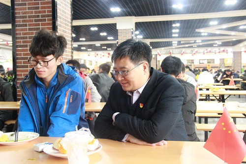 水建学院同食一餐饭共叙师生情