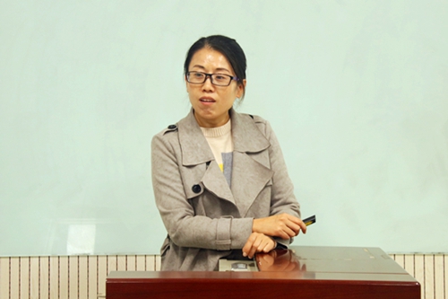 陈宁讲解急救步骤.JPG