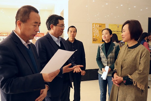 02ea521577e54207a128cd269a00e942.jpg 冷校长与企业交流.JPG