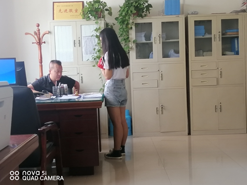队长与刘主任对接调研安排.jpg