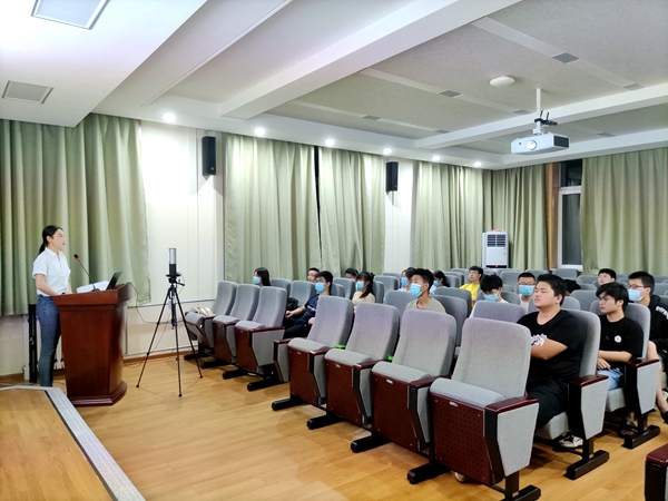 6b0d3c2c73ec4ec58f11480e58560b5c.jpg 线下宣讲会现场_副本.jpg