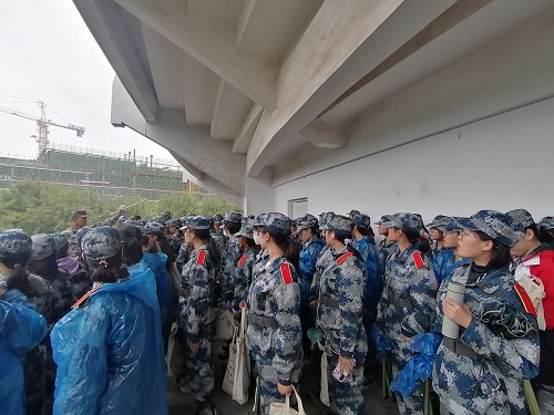 0052c340bcc14ea2ba8581282dece78c.jpg 人文学子齐合唱.jpg