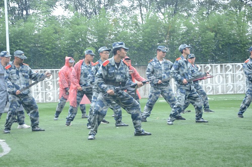 学生准备连贯动作.JPG