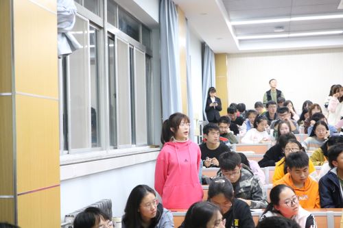 同学提问.JPG
