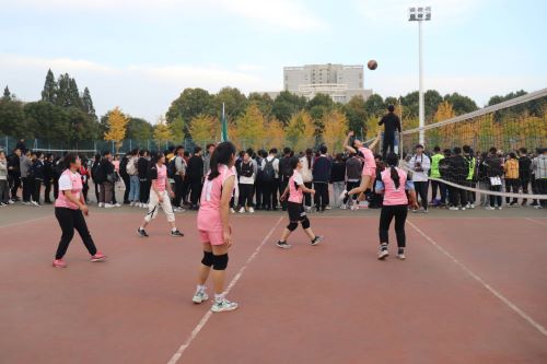 bbd2525ed083471e94cf1b1808ec2f7b.jpg 利落的进攻.jpg