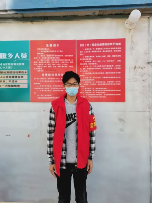 张庆宇服务时照片.jpg